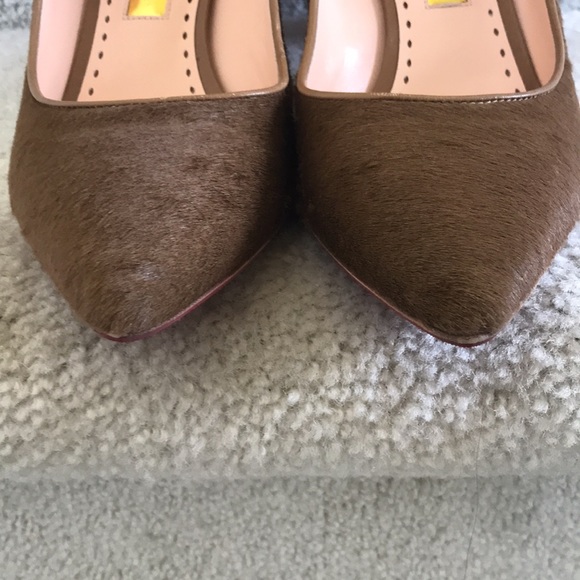 Stunning Rupert Sanderson Italian Camel Pierre Mid-Heel Pumps
